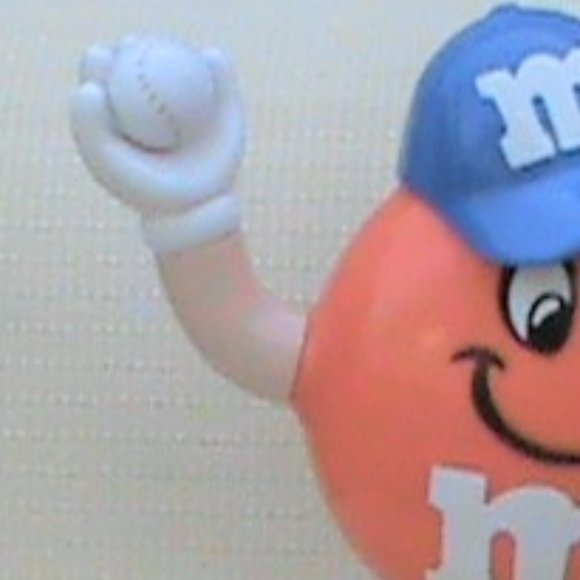 M & M Baseball figurine dispenser - Picture 5 of 6